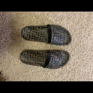 Men Fendi slides